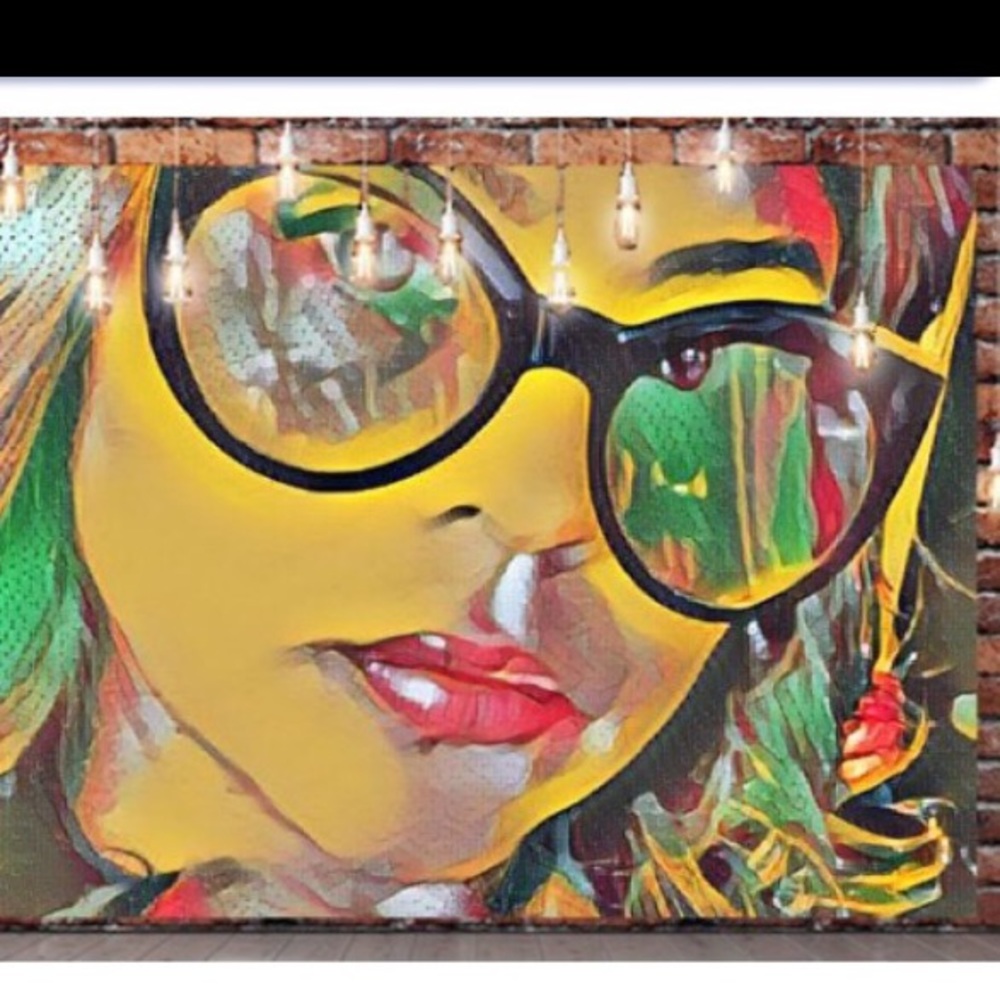 Meet your Posher, Claudia